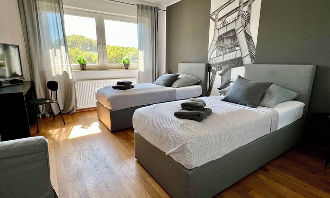 Herne Apartment | Modern & quiet apartment | balcony | Netflix