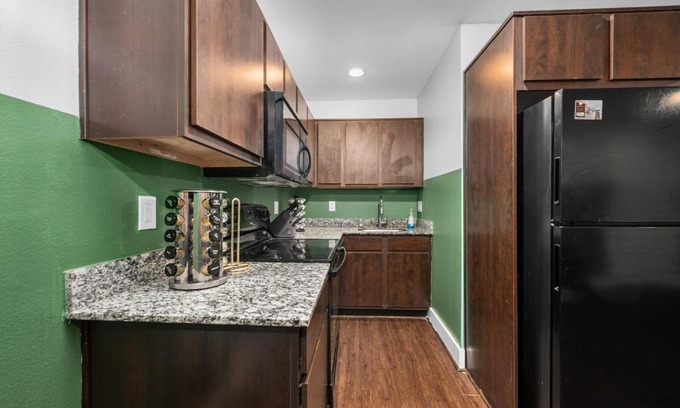 Braeswood Place Apartment | Modern Quirky Apartment Near Medical Center