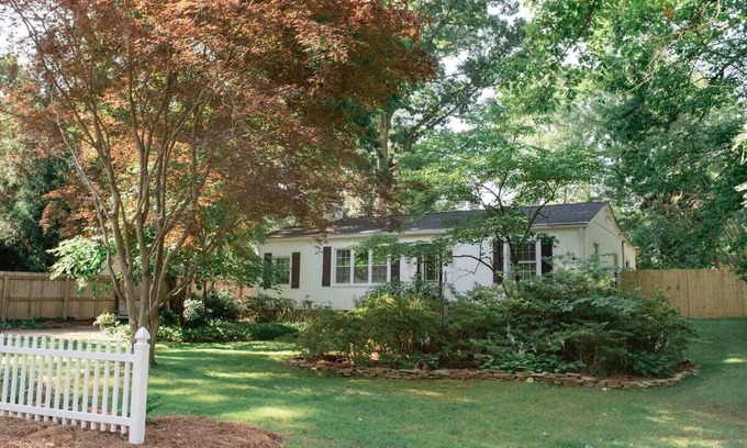 Greensboro House | Modern ranch house conveniently located in Greensboro NO PETS ALLOWED