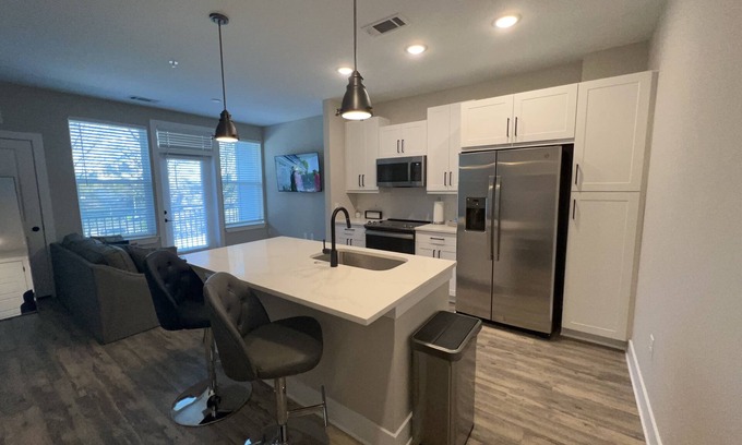 Summerhill Condo | Modern Relaxing Condo overlooking Downtown Atlanta
