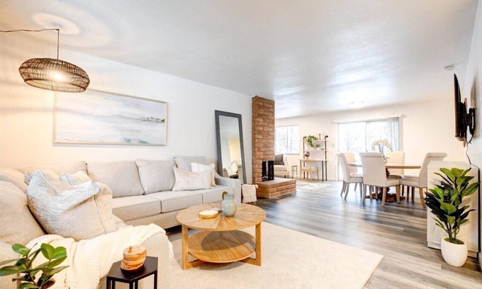 West University House | Modern Reno Home - Less then 10 Minutes to Downtown and UNR!