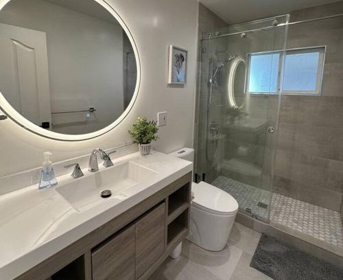 Santa Clara House | Modern, Renovated 5b/3ba near Apple, Kaiser