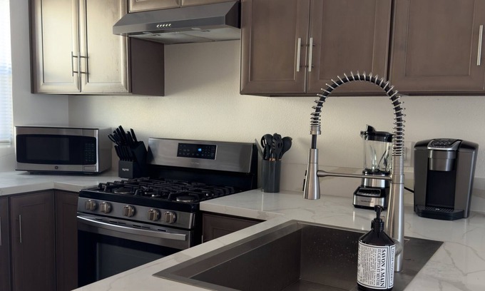 Anaheim Colony Historic District Apartment | Modern Retreat 1 mi. from Disney