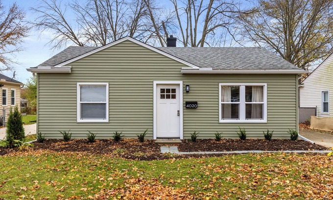 Royal Oak House | Modern Retreat in the Heart of Royal Oak