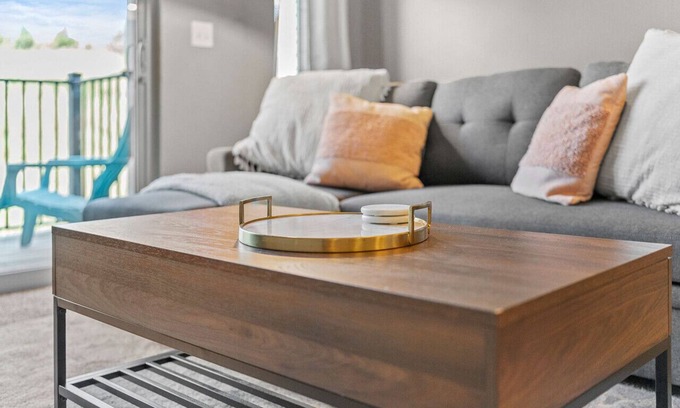 West Des Moines Apartment | Modern Retreat with Garage, Gym, and Pool