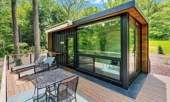 Rileyville Cabin | Modern Riverside Cabin w Hot Tub, Fire Pit, Kayaks