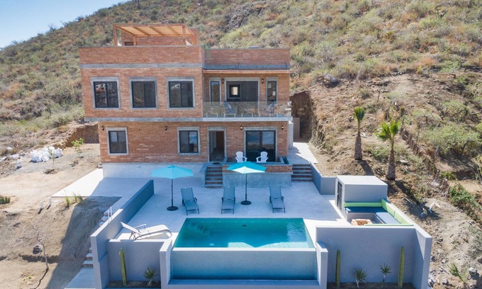 El Pescadero House | Modern Rustic House with specatular ocean and desert views