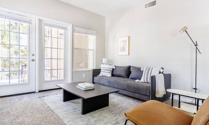 Santa Clara Apartment | Modern Santa Clara 1BR w/W/D, Gym, Pool, walk to Safeway, by Blueground