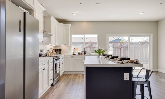 Santa Rosa House | Modern Santa Rosa Retreat - Close to Wineries!