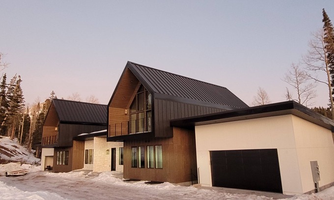 Beaver House | Modern Scandinavian cabin steps away from slopes. Ski-in-Ski-out with Jacuzzi!