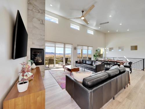 Cedar City House | Modern Scenic Escape
