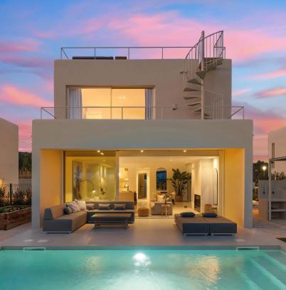 Aldeia House | Modern Sea View Villa, Heated Pool,Rooftop Jacuzzi Outdoor Kitchen 12min faro Airport