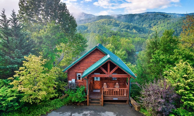 Gatlinburg - Pigeon Forge Cabin | Modern Smoky Mountain Getaway Cabin π‘ - Amazing View! π