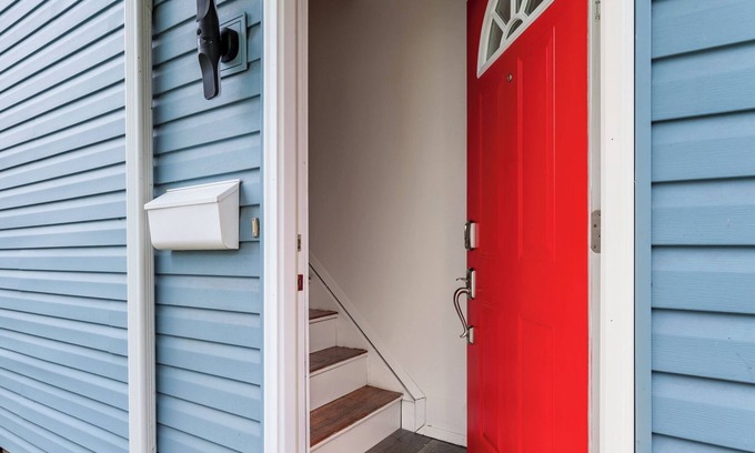 Muncie House | Modern space close to BSU/DWTN/Hospital