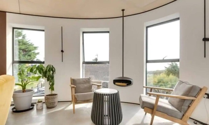 Hove House | Modern Spacious 4BR Home w/PlungePool FREE Parking