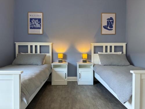 Leigh Apartment | Modern Spacious 2 Bedroom House in Leigh, Free Parking