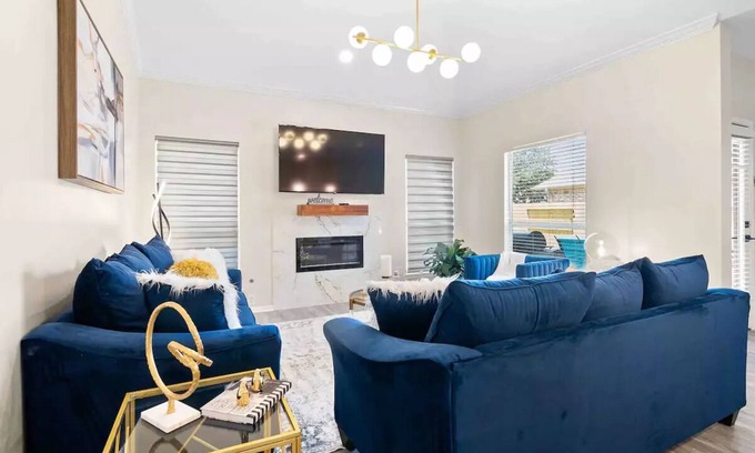 Barker House | Modern Spacious 5BD Home W Hot Tub Katy TX