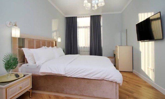 Almaty Apartment | Modern, Spacious and Elegant Apt 79