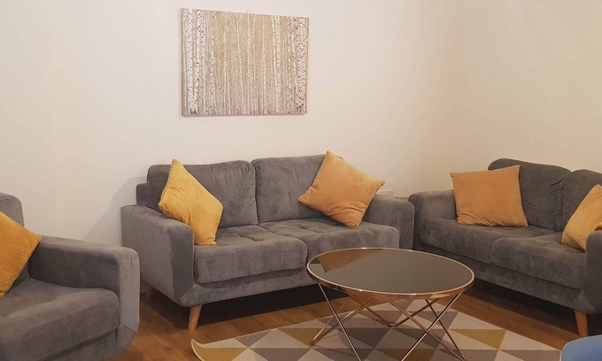Portswood House | Modern, Spacious Apartment