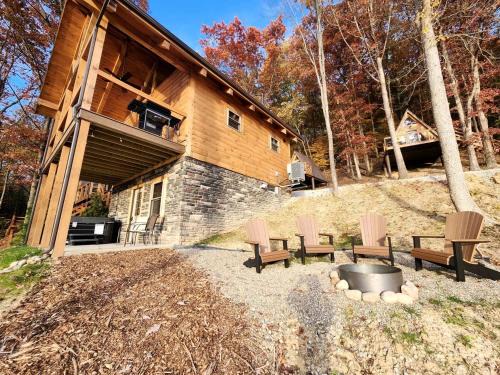 Scio House | Modern Spacious Cabin with Jacuzzi and Panoramic Views in Ohio