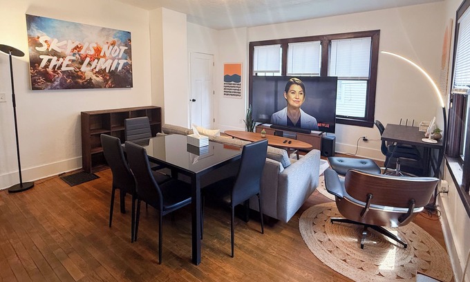 Urbana Apartment | Modern, Spacious & Comfy house next to UIUC/CARLE