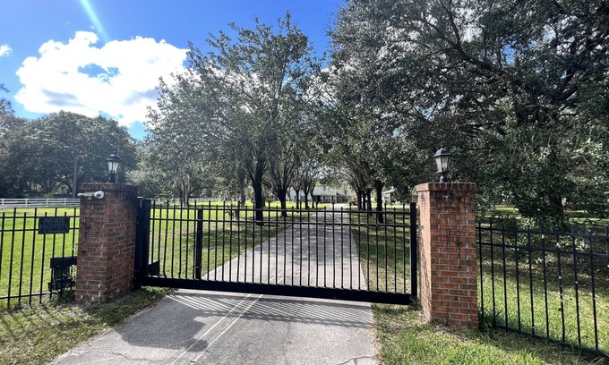Del Rio Other | Modern Spacious Farmhouse: Jacuzzi & HUGE Outdoor Kitchen!