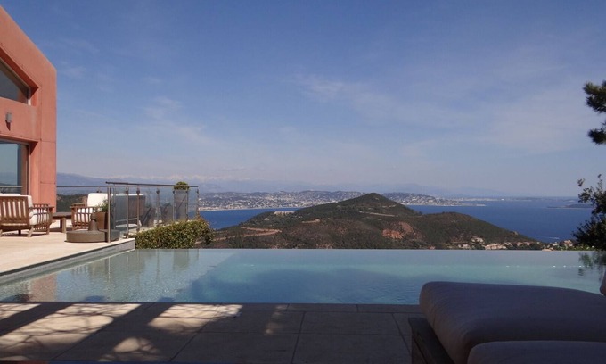 Espero-Pax Villa | Modern Spacious 4 Ensuite Bedroom Villa with spectacular views
