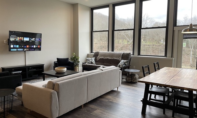 Confluence Apartment | Modern, spacious Loft with River View just off GAP trail