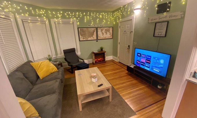 Providence Apartment | ⭐Modern, Spacious & Quiet ⭐3 BR APT ⭐Near BROWN, RISD, College Hill, Downtown ⭐