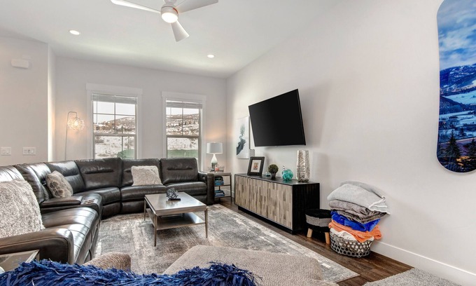 Park City House | Modern, spacious townhome minutes to Park City & Jordanelle Reservoir