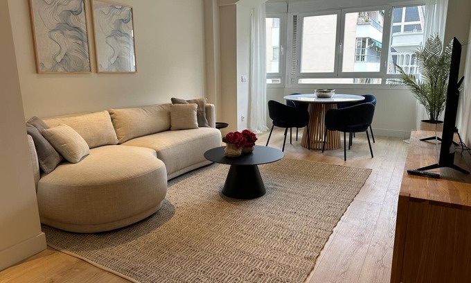 Nueva Espana Apartment | Modern Stay in Plaza Castilla