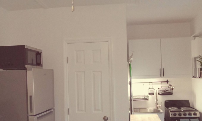 Sunrise House | Modern studio 5 min from sawgrass mall