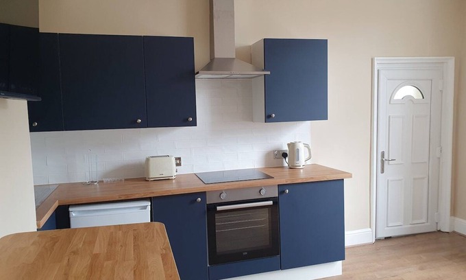 Stourport-on-Severn Apartment | Modern studio apartment in a 200-year old listed building