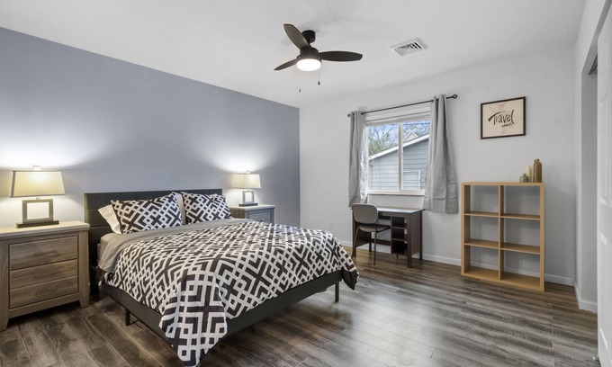 Festus Apartment | Modern Studio Apartment in the heart of Festus