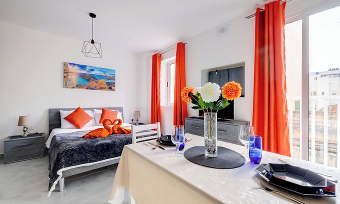 Gzira Apartment | Modern Studio, Central Location