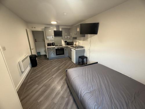 Maidstone Apartment | Modern Studio - Centre Maidstone