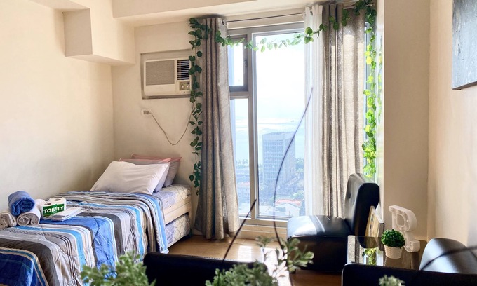 Barangay 670 Condo | Modern Studio Condominium w/Manila Bay View Sunset