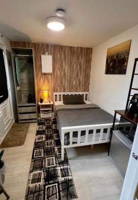 Tilbury House | Modern studio en-suite
