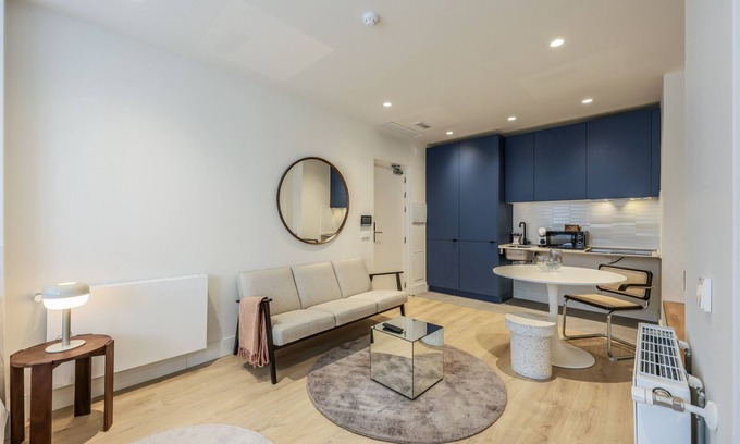 Puerta del Angel Apartment | Modern studio near the Royal Palace 01