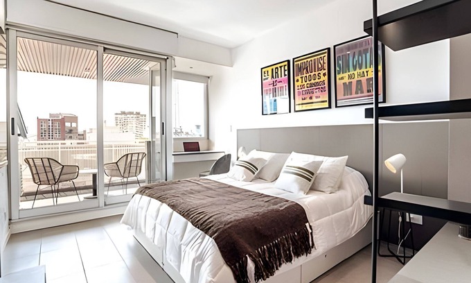 Villa Crespo House | Modern Studio with Great Views