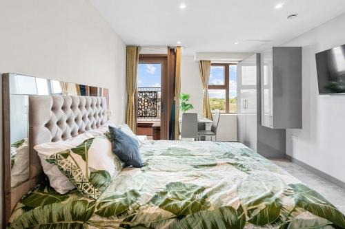 Valentines Apartment | Modern Studio with Balcony Godino Hotel Ilford