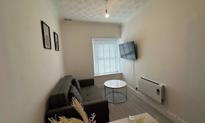 Bridgend Apartment | Modern & Stylish 1 bedroom flat