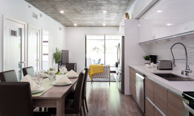 Downtown Apartment | Modern Stylish 2 Bedroom Home Close to Americana