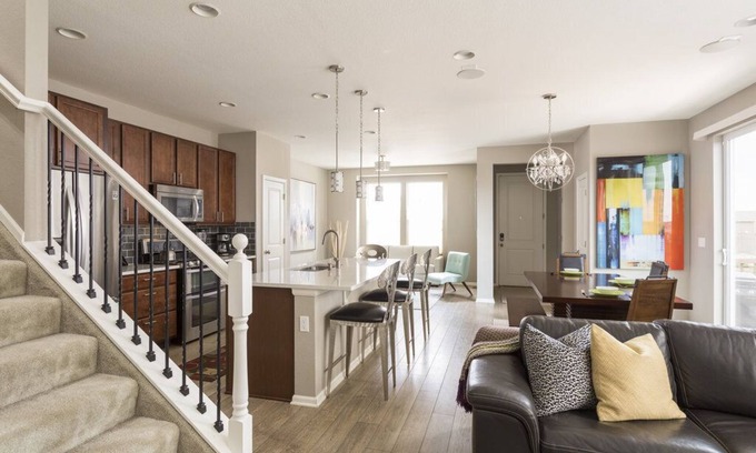 Aurora House | Modern, Stylish and Spacious Guest House in the Heart of Denver