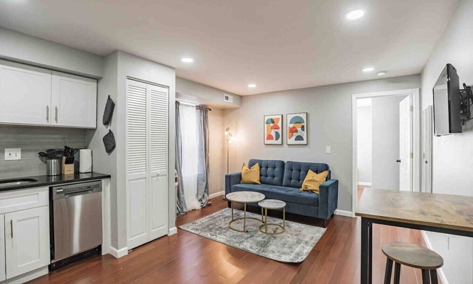 Center City West Condo | Modern, Stylish Center City 1/1 Perfect Location!