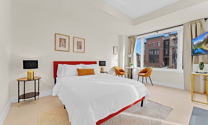 Oakville Apartment | Modern & Stylish Studio in Oakville!