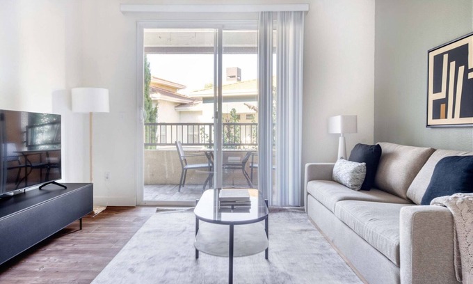 Sunnyvale Apartment | Modern Sunnyvale 1BR w/W/D, Pool & Gym, near Googleplex, by Blueground