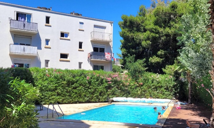 La Jetee Apartment | Modern T3 Apartment, Pool, Garage - Close to Beach in Canet-en-Roussillon - Sleeps 4