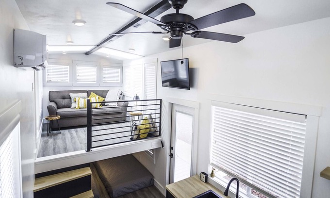 Apple Valley House | Modern tiny home with private BBQ and deck