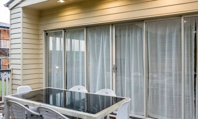 Ashgrove Apartment | Modern Top Floor 2BR With Private Deck